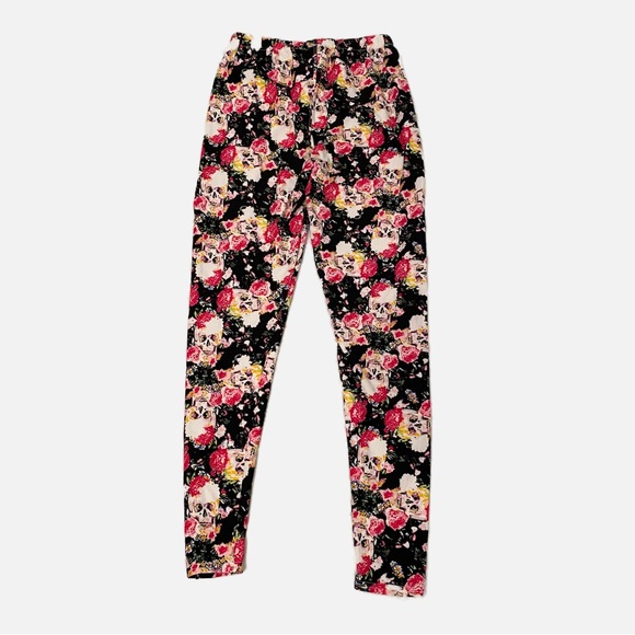 Agnes & Dora Skull and Flowers Loungewear Soft Leggings - Picture 3 of 4